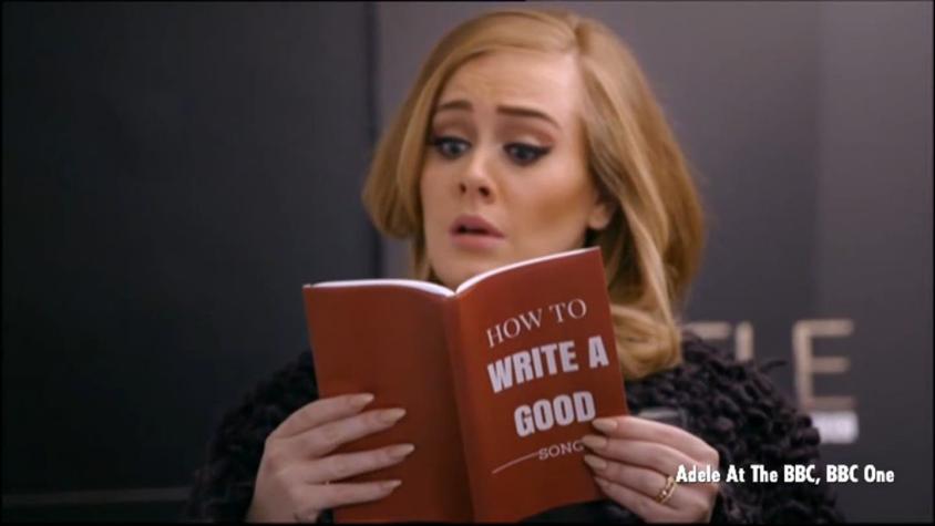 [VIDEO] Adele hace una graciosa broma a sus fans en un programa de TV