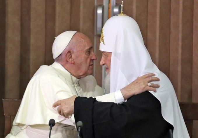 Papa Francisco y líder de iglesia ortodoxa rusa llaman a unidad del cristianismo