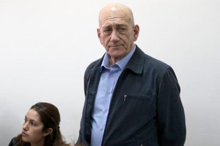 Ex primer ministro israelí Ehud Olmert ingresa en prisión por corrupción