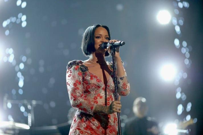 Grammy 2016: Rihanna llegó a la ceremonia y no fue capaz de cantar