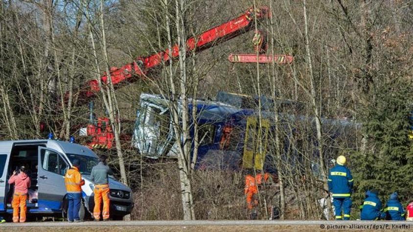 Fiscalía: accidente de trenes en el sur de Alemania se debió a error humano