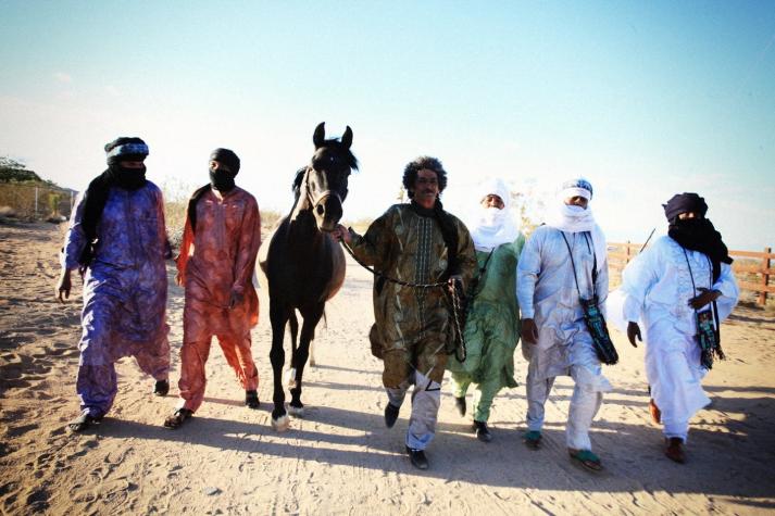 Tinariwen: La banda norafricana perseguida por Estado Islámico que viene a Lollapalooza Chile