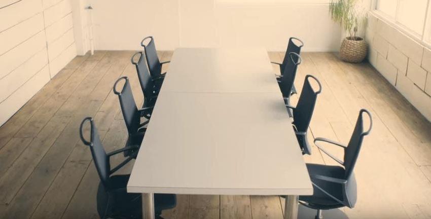 [VIDEO] Estas sillas de oficina se ordenan solas al escuchar una palmada