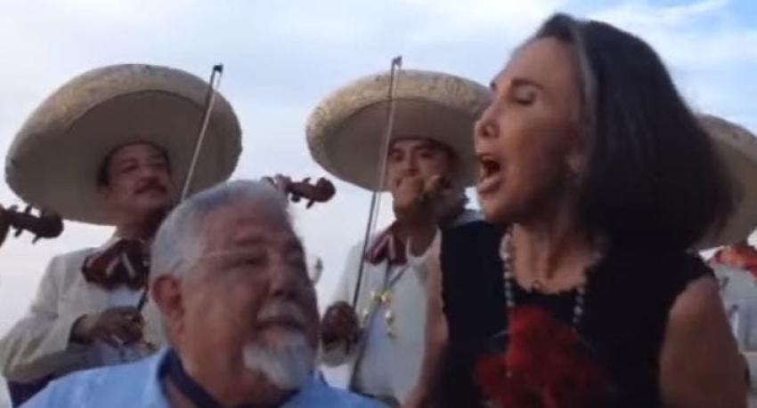[VIDEO] Doña Florinda y el Profesor Jirafales reviven una canción clásica de "El Chavo del Ocho"
