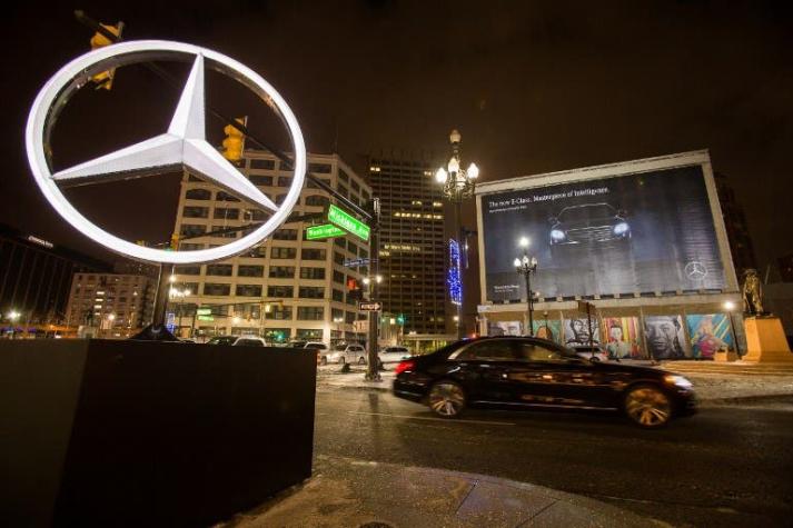 Demandan a Mercedes-Benz por eludir controles medioambientales
