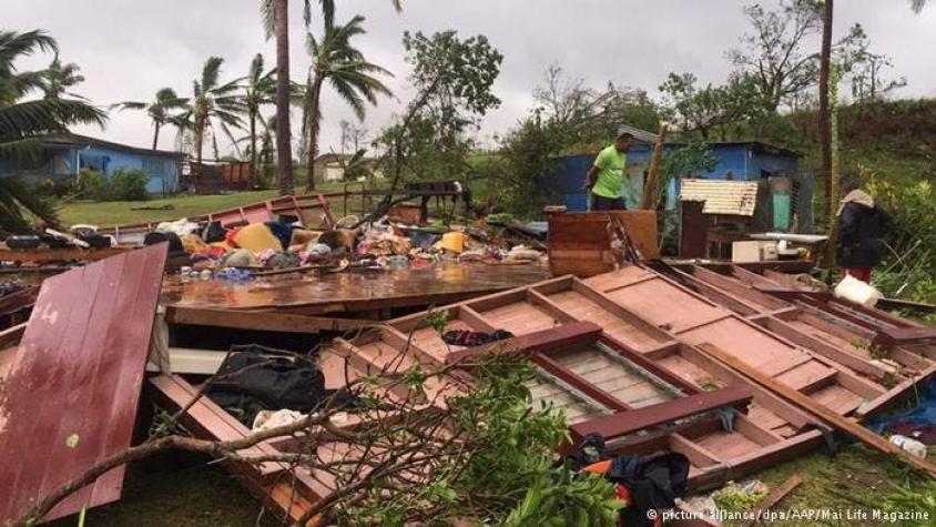 Al menos diez muertos en Fiyi por ciclón Winston