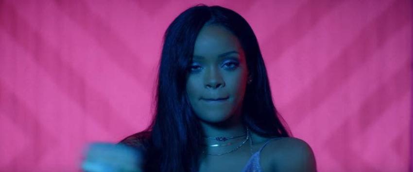 [VIDEO] El intenso 'perreo' entre Rihanna y Drake durante su presentación en los Brit Awards