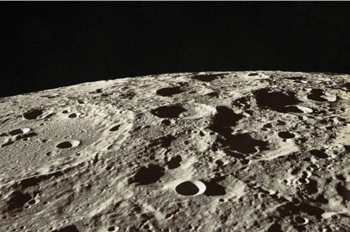 La verdadera historia de los sonidos del lado oscuro de la Luna que intrigaron a los astronautas