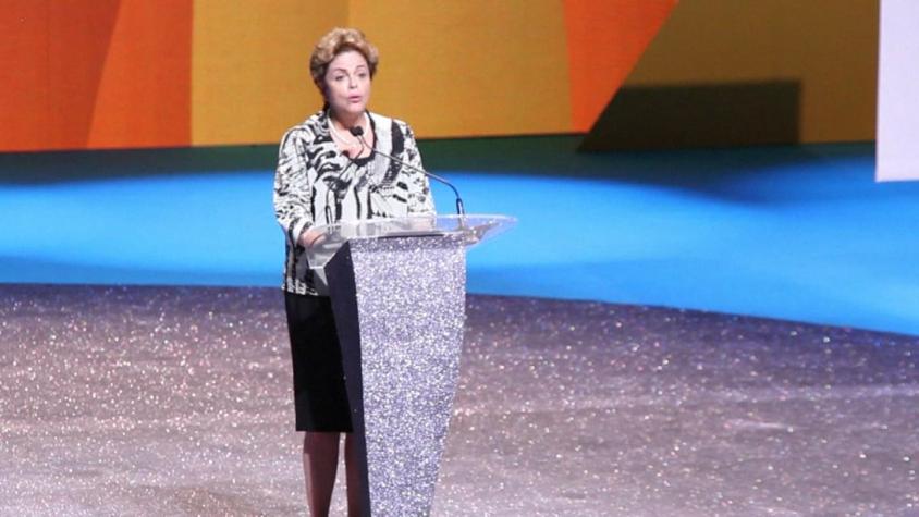 Dilma Rousseff  visita Chile en medio de grave crisis política