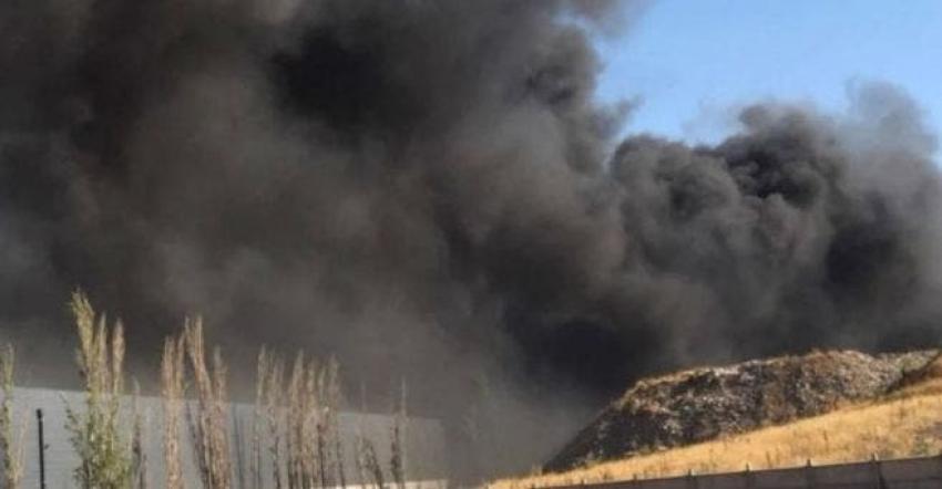 Decretan Alerta Amarilla en Pudahuel por incendio que afecta a vertedero ilegal