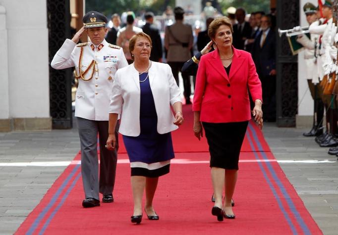 Rousseff en La Moneda: "En este momento de crisis económica profunda, nosotros tenemos que cooperar"