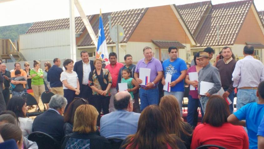 Presidenta Bachelet entrega escrituras de viviendas definitivas a 63 familias damnificadas por 27-F