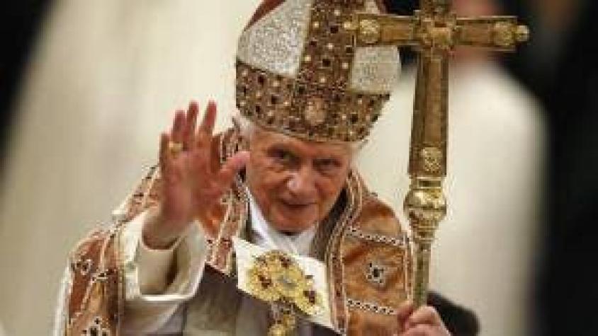 El secretario de Benedicto XVI asegura que "se está apagando lentamente"
