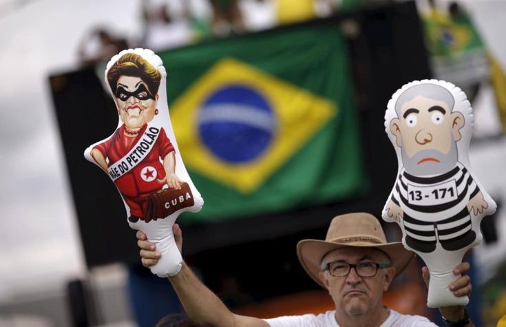 Brasil se agita con masivas protestas contra Rousseff en plena tormenta política