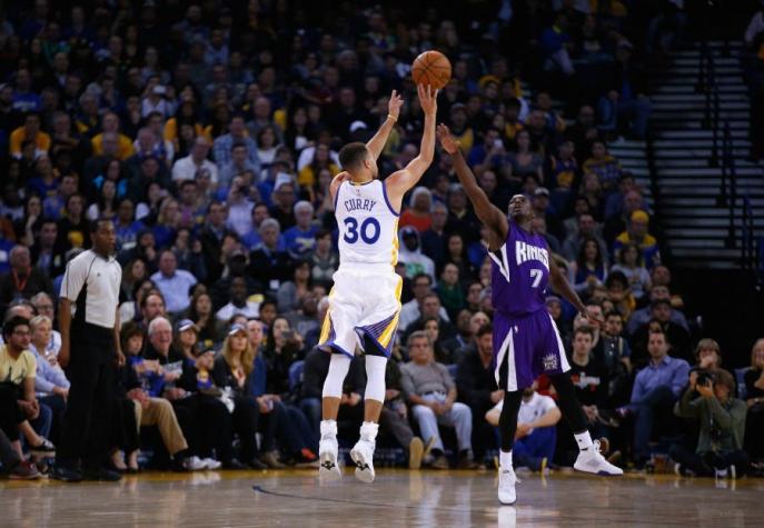 NBA: Curry mantiene a los Warriors imbatibles en casa