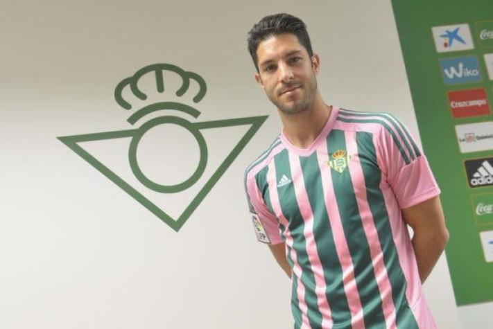 Homenajeando a las mujeres: Betis jugará con una camiseta especial en su próximo partido