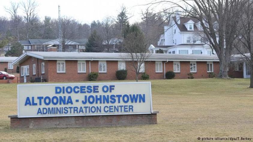 Dos obispos habrían encubierto abusos sexuales de cientos de niños en Estados Unidos