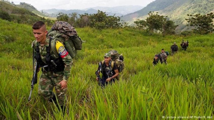 Colombia restablece visitas de negociadores de las FARC a campamentos rebeldes