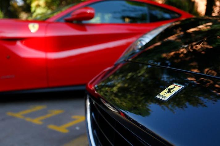 Dos Ferrari y un fina sangre: Las compras del dueño de AC Inversions con dinero defraudado
