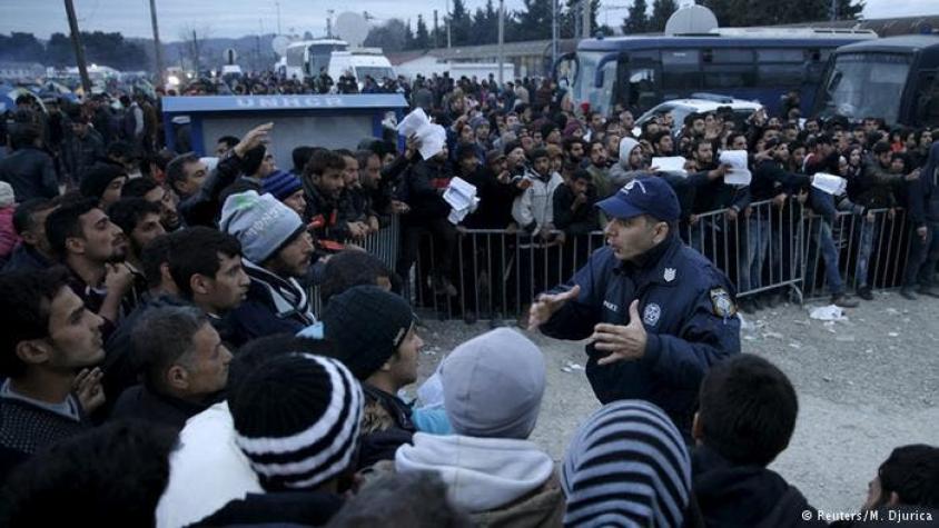 Tsipras: la crisis de refugiados es más peligrosa que la de la deuda