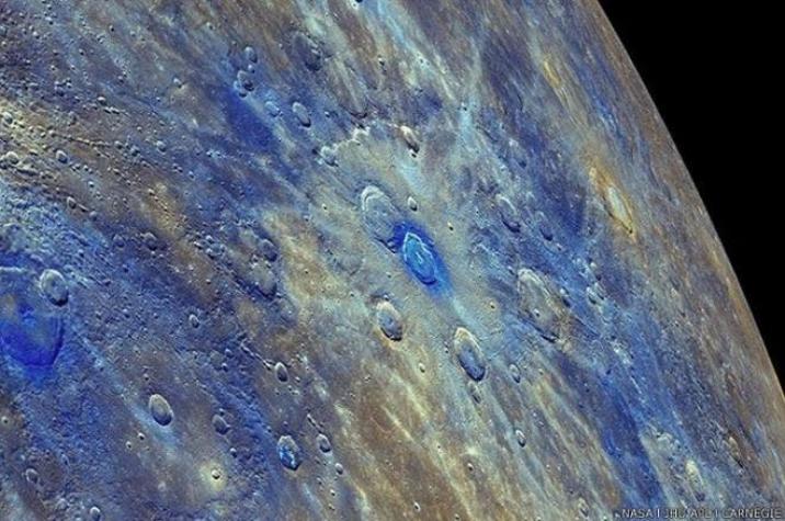Por qué es tan oscuro Mercurio si es el planeta más cercano al Sol