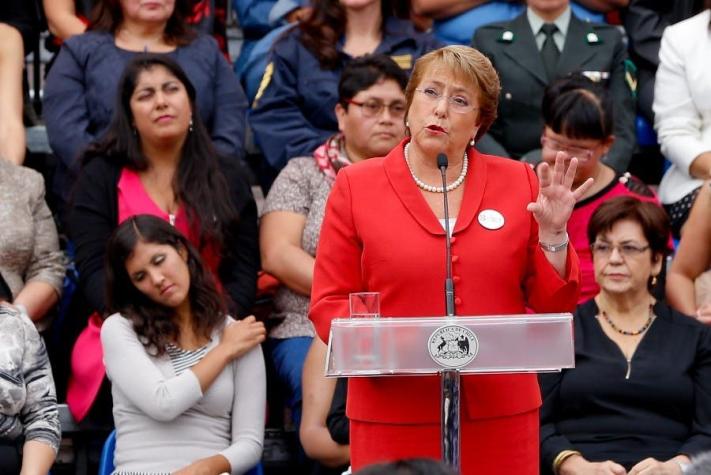 Bachelet defiende despenalización del aborto: "Las mujeres tenemos derecho a tomar decisiones"