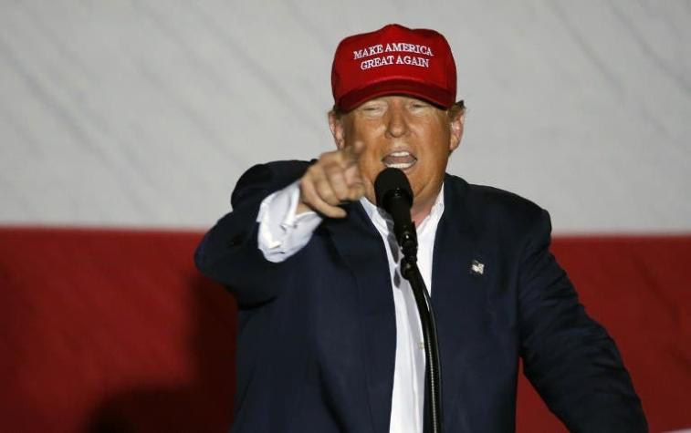 Trump se defiende tras desórdenes en campaña antes de jornada crucial