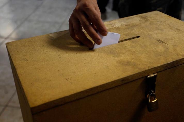 Cámara aprueba proyecto que regula voto chileno en el exterior