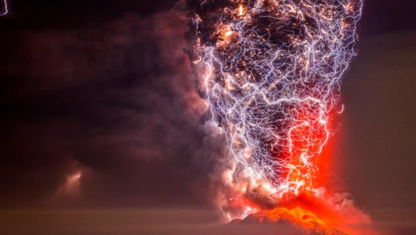 Chileno gana premio internacional de fotografía con impactante imagen del Calbuco en erupción