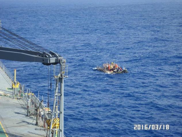 Armada rescata ilesas a 14 personas de expedición que perdió el rumbo en el sur de Chile