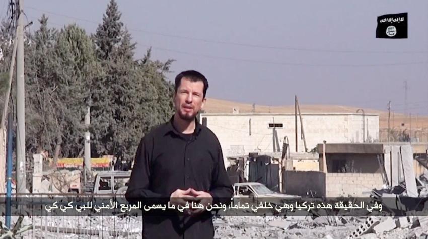 El Estado Islámico muestra al rehén británico John Cantlie en un nuevo video