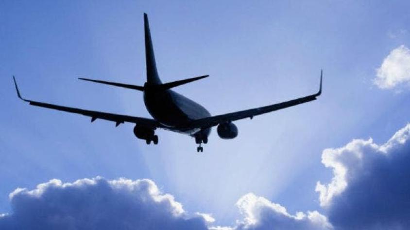 Secuestran avión egipcio y lo obligan a aterrerizar en Chipre