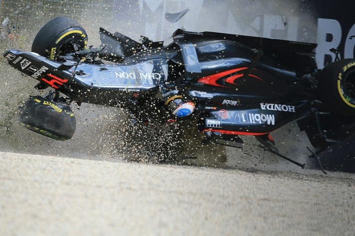 [VIDEO] Fuerte choque de Fernando Alonso se suma a graves accidentes en la Fórmula 1