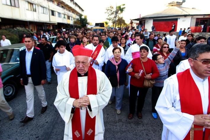 Viernes Santo: Arzobispo Ezzati encabeza vía crucis en La Pintana