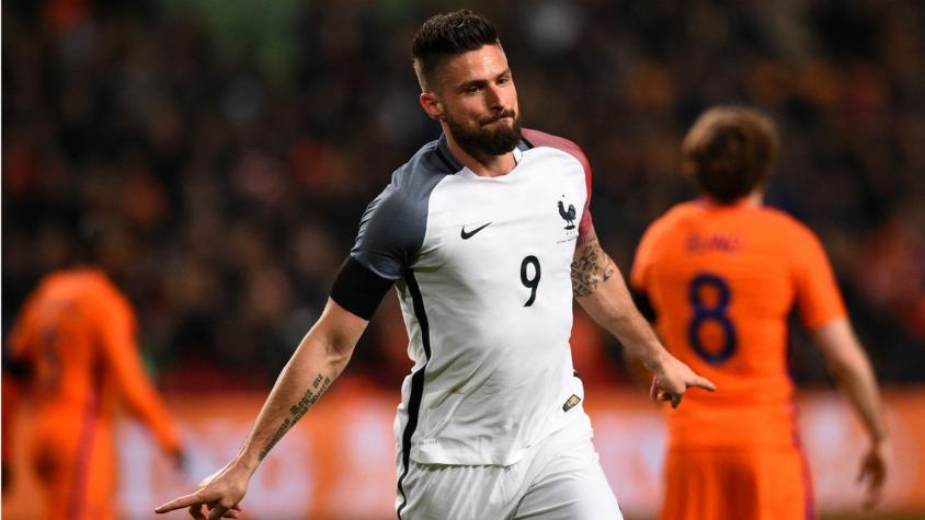 Francia derrota a Holanda en amistoso marcado por tributo a Johan Cruyff