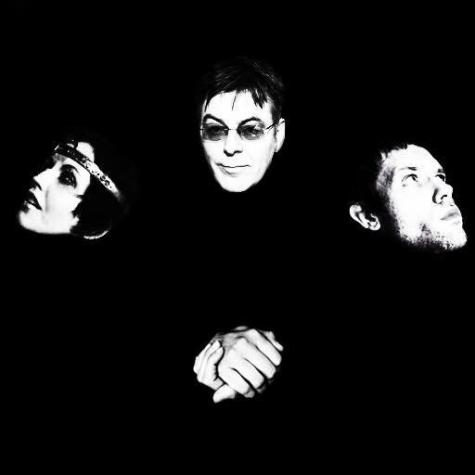 D.A.R.K., la nueva banda que une a los miembros de The Smiths y The Cranberries