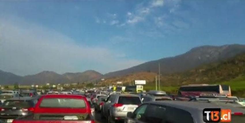 [VIDEO] Usuarios de redes sociales registran congestión en las carreteras tras fin de semana largo