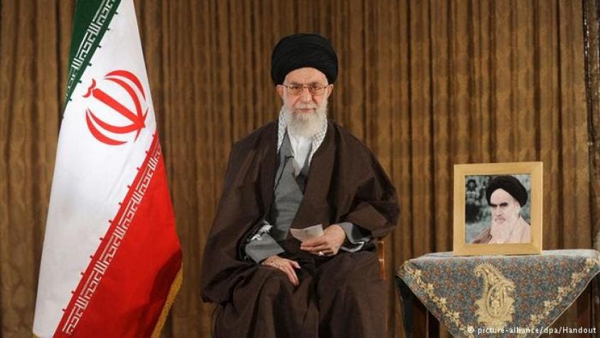 Jameneí: "Son tiempos tanto de misiles como de negociaciones"