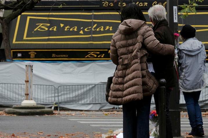 Teatro atacado en los atentados terroristas de París reabrirá sus puertas en noviembre