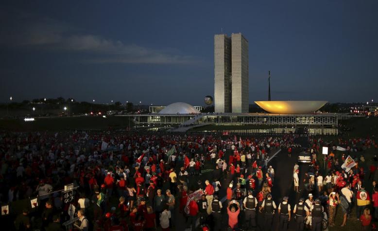 Lula a manifestantes: "¡Viva la libertad, viva la democracia!"