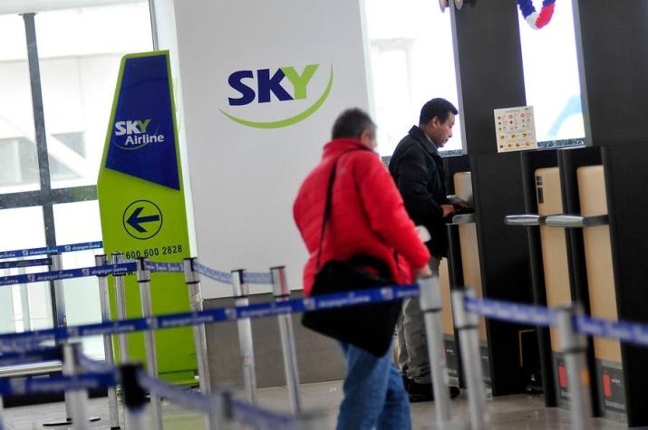 Sky Airline suspende vuelos de este jueves y viernes por huelga legal de sus trabajadores