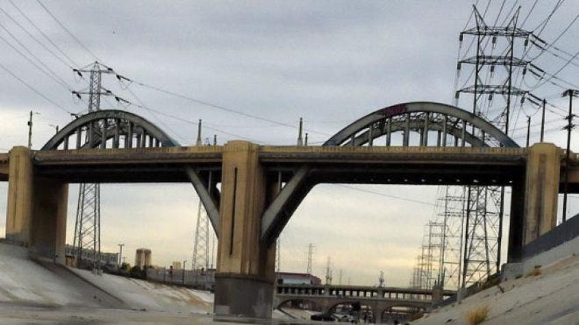 La lenta despedida del Sixth Street Bridge, el puente más cinematográfico de Los Ángeles