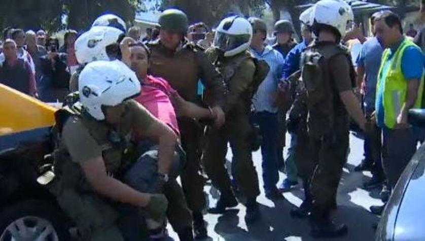 Carabineros Detiene A Taxista Durante Masiva Protesta Contra Uber