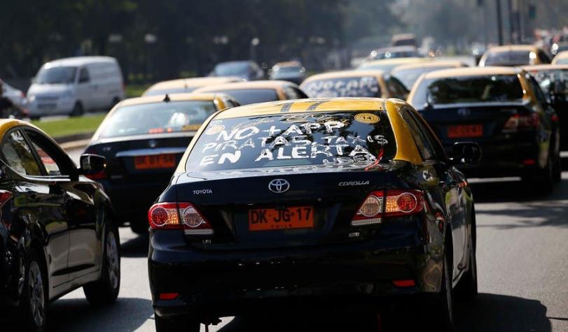 Taxis vs Uber: Comisión de Transportes del Senado conformará mesa de trabajo