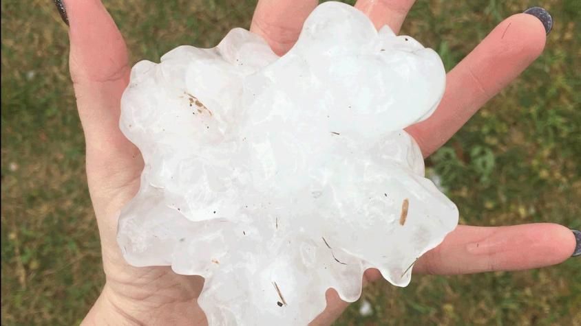 Una tormenta deja caer granizos del tamaño de pelotas de béisbol en Texas
