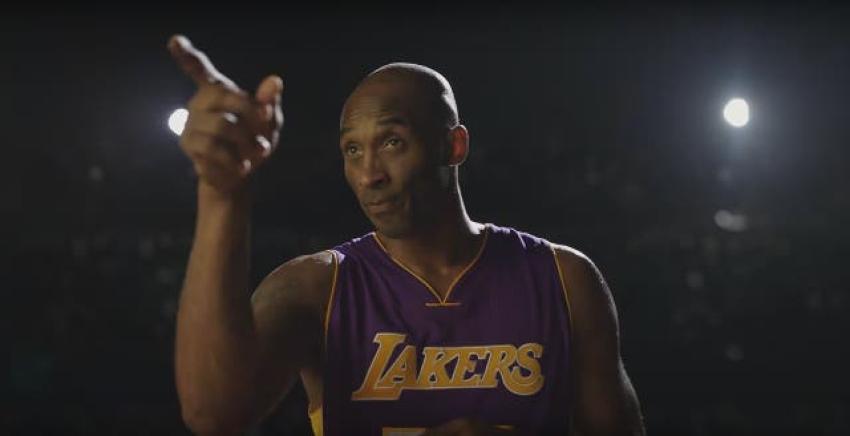 [VIDEO] Hinchas rivales le dedican musical a Kobe Bryant en divertido spot publicitario