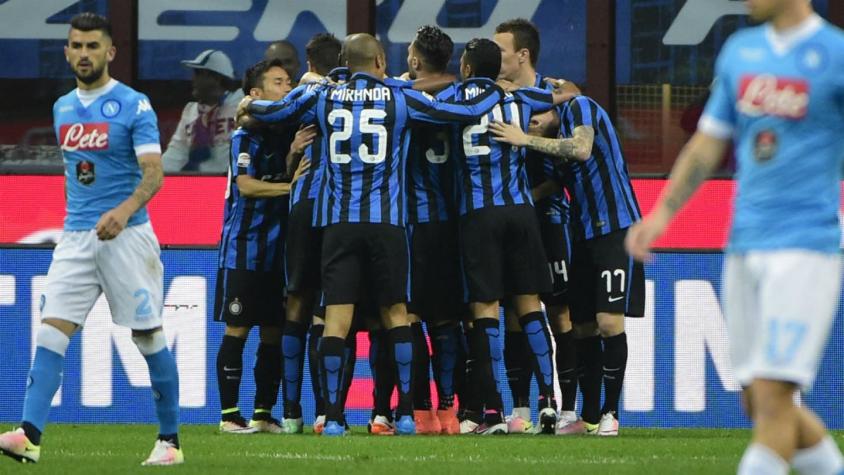 Inter de Milán derrota a Napoli con precisa asistencia de Gary Medel