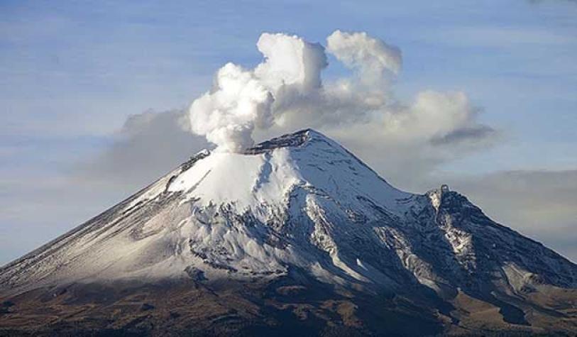 Volcán Popocatépetl aumenta actividad y obliga a cerrar aeropuerto mexicano