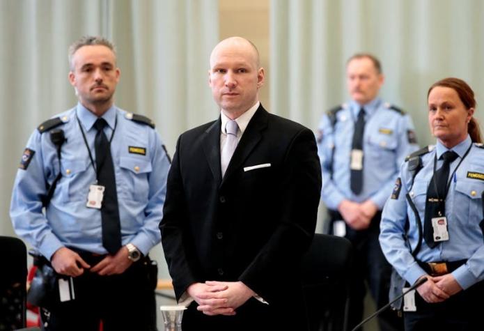 Autor de matanza en Noruega gana juicio al Estado por trato "inhumano"