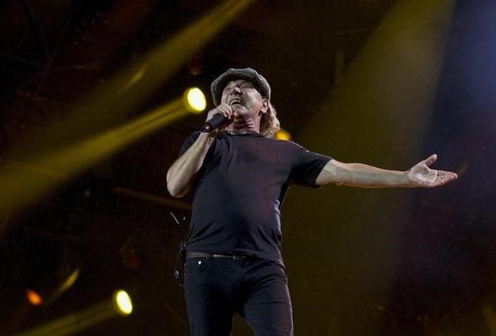 Cantante de AC/DC dice estar "destrozado" por pérdida de capacidad auditiva